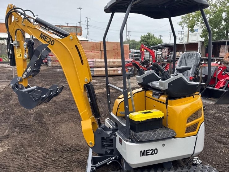 new-sd-lanch-co-mini-diesel-excavator-model-me20-image-1
