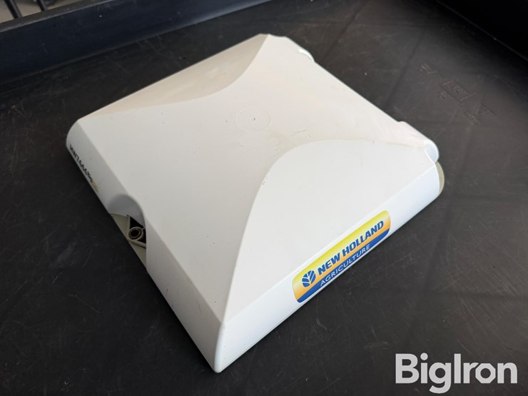 2021-case-new-holland-372-receiver-image-1