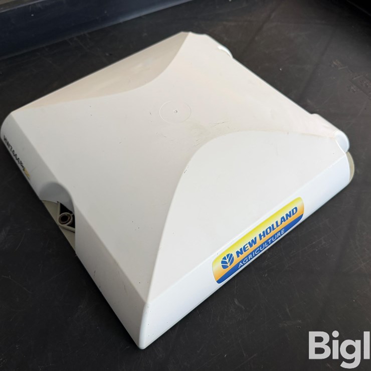 2021 Case New Holland 372 Receiver