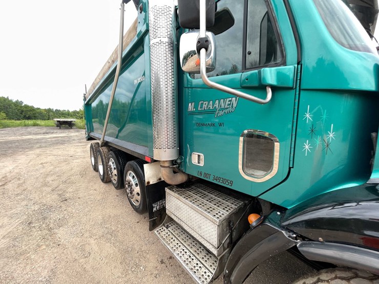 #142-•-2005-freightliner-dump-truck-(title-in-delay)-(denmark,-wi)-image-40