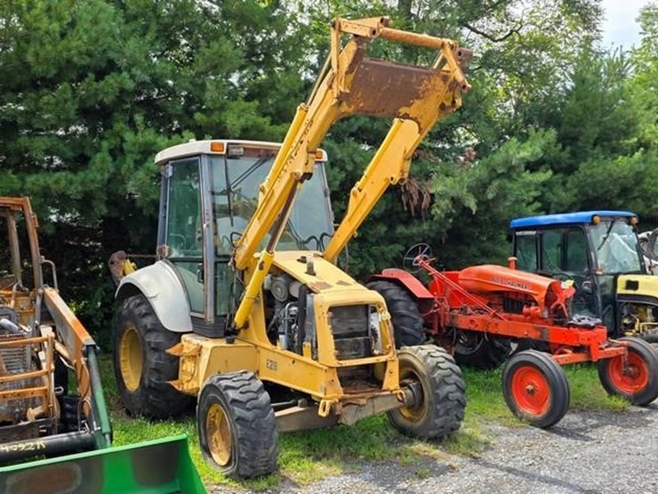 new-holland-555e-image-2