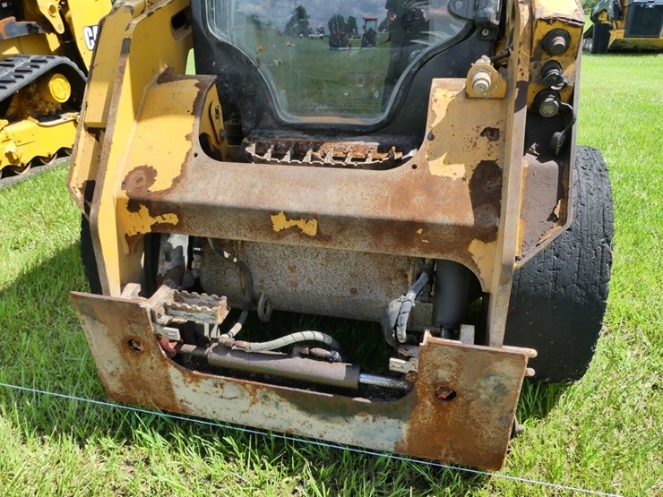 caterpillar-236d-image-10