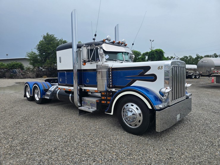 2000-peterbilt-379-image-27