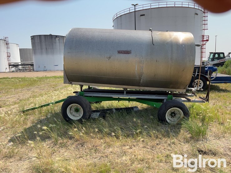stainless-1500-gal-ss-tank-on-running-gear-image-4