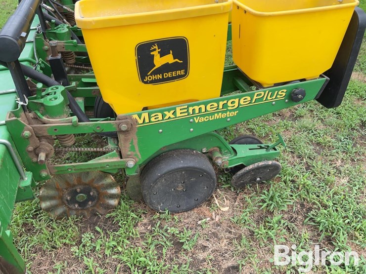 john-deere-1700-image-16