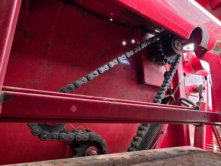 new-holland-br7060-image-25