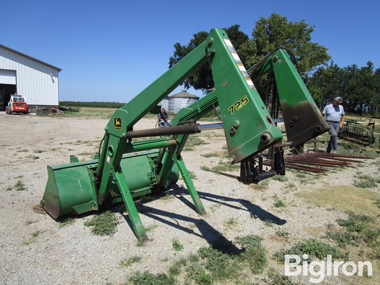 john-deere-725-image-8