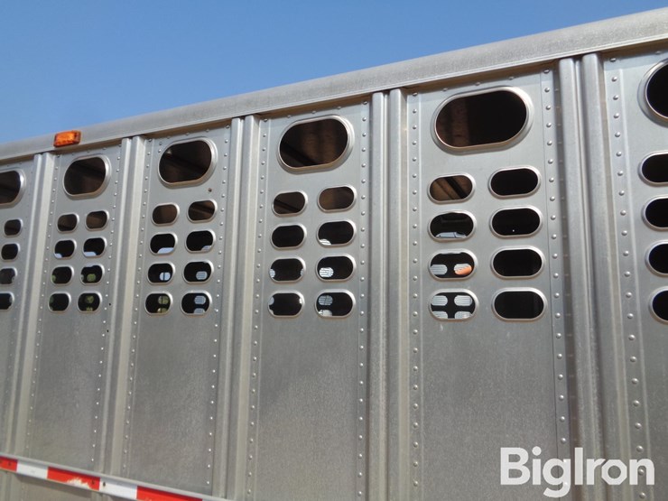 2002-wilson-livestock-trailer-image-20