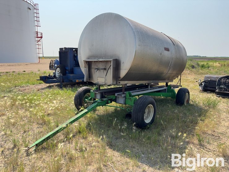 stainless-1500-gal-ss-tank-on-running-gear-image-3
