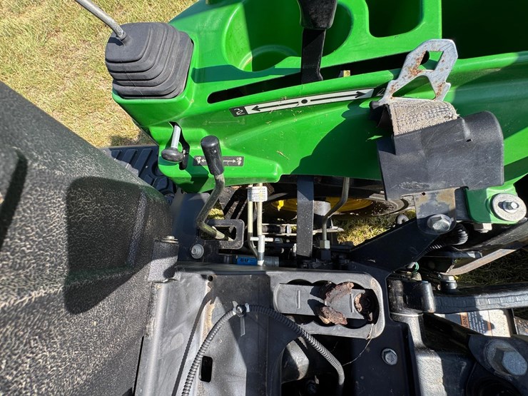 2014-john-deere-1023e-image-47
