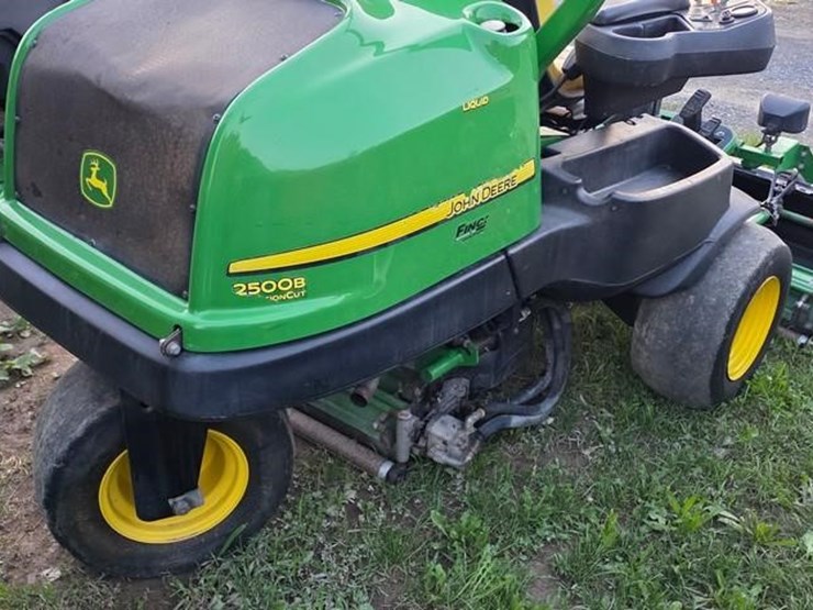 2009-john-deere-2500b-image-12