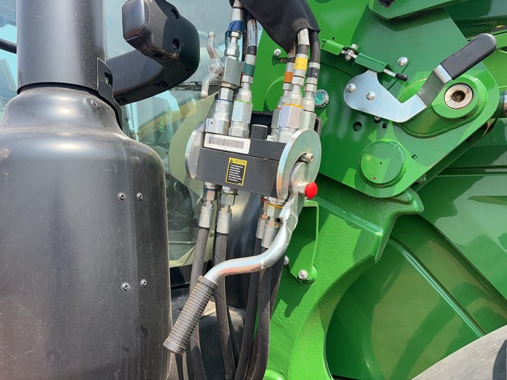 2020-john-deere-6155r-image-38