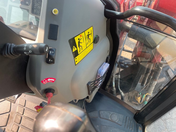 2019-case-ih-farmall-75a-image-61