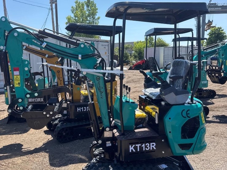 new-cfg-industrial-co-mini-excavator-model-kt13r-image-1