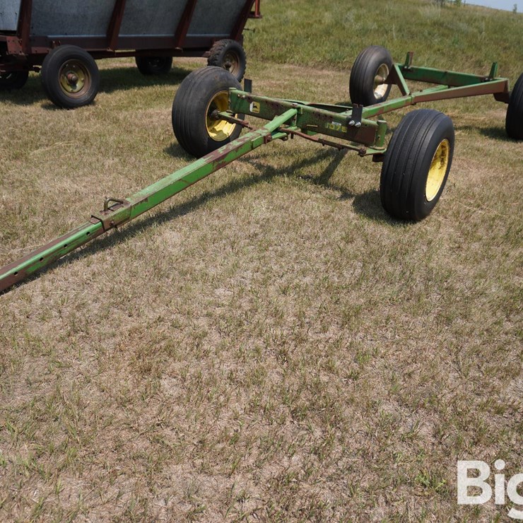 JOHN DEERE 1075