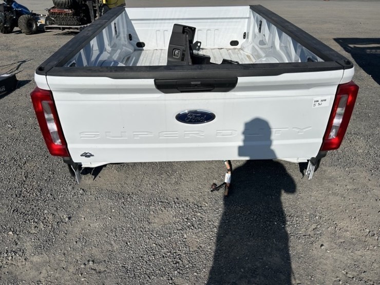 2025-ford-f350-image-6