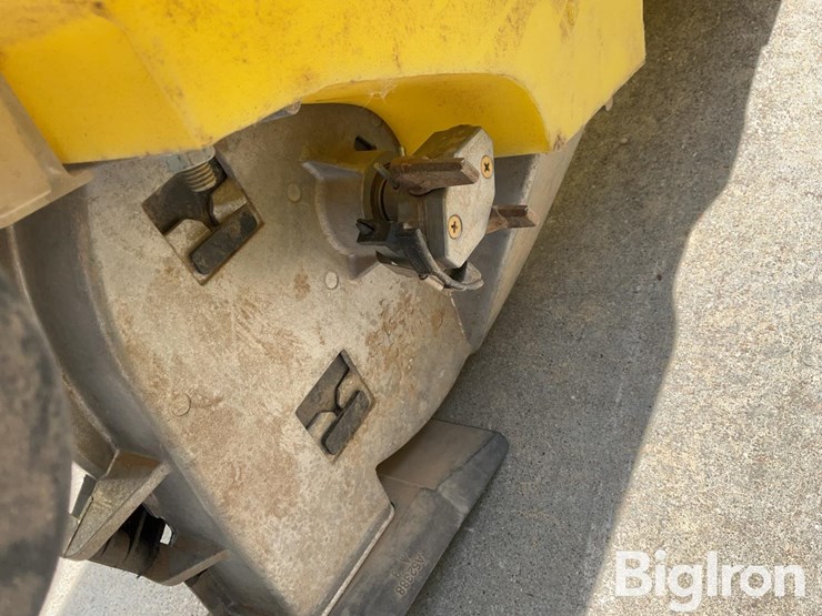 john-deere-3-bushel-poly-seed-boxes-image-13