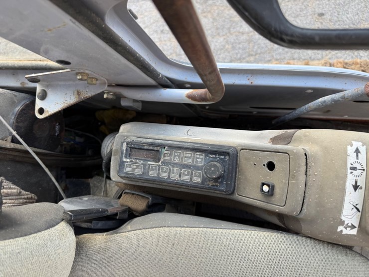 2000-hitachi-ex200-lc-image-44