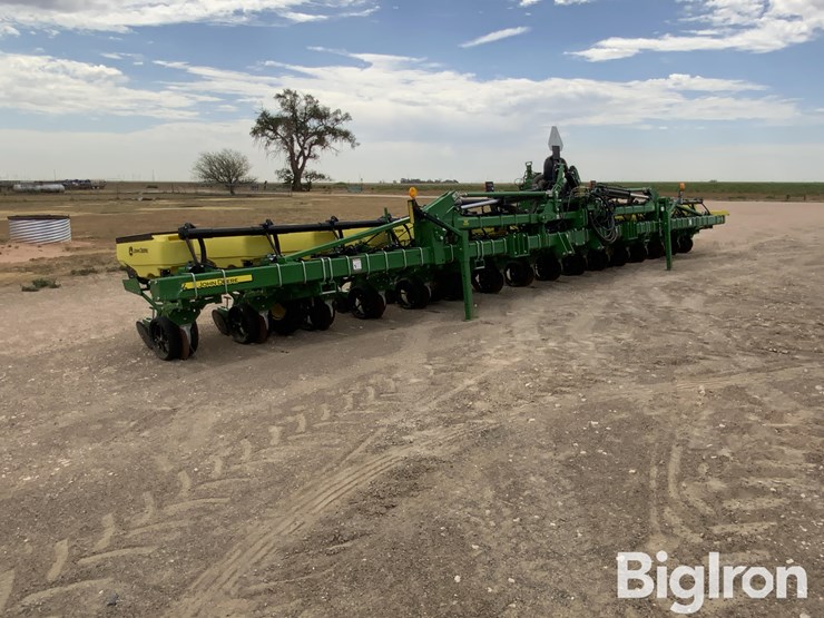 2020-john-deere-1725-image-7