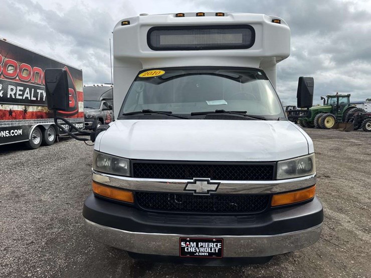 2010-chevrolet-express-g4500-image-5
