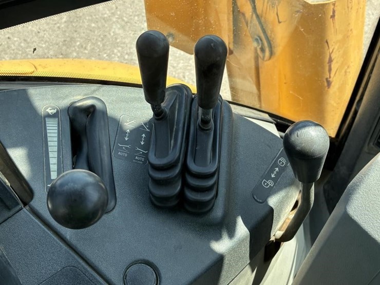 2008-caterpillar-420e-image-36