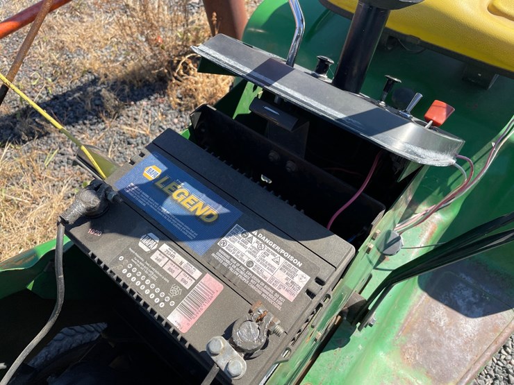john-deere-300-image-27