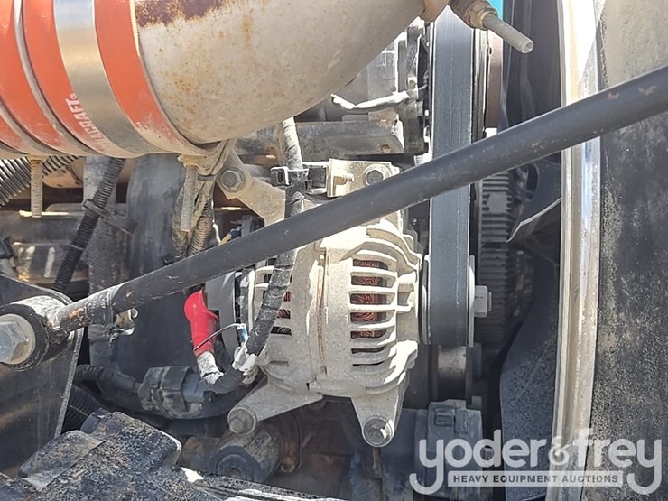 2018-peterbilt-348-image-57