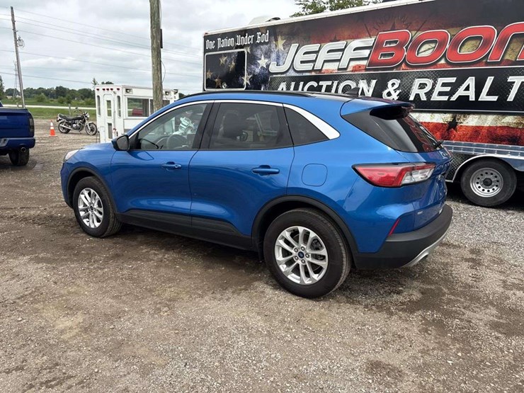 2020-ford-escape-se-image-2
