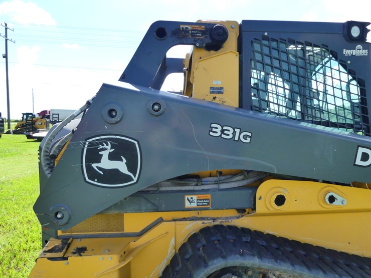 deere-331g-image-7