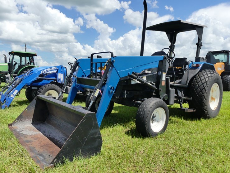 new-holland-4835-image-1