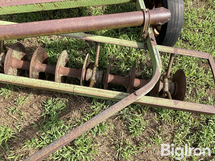 john-deere-12-image-11