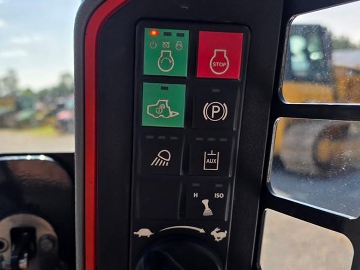 2020-bobcat-s76-image-54