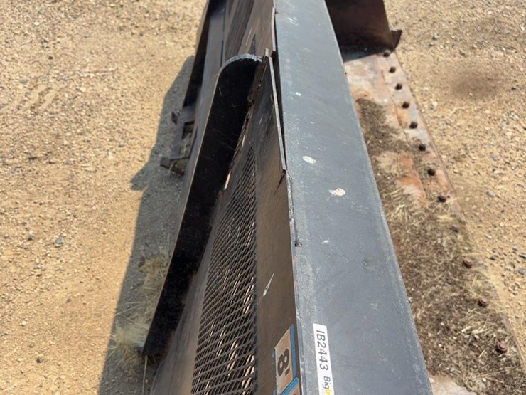 jge-8’-snow-bucket-image-16
