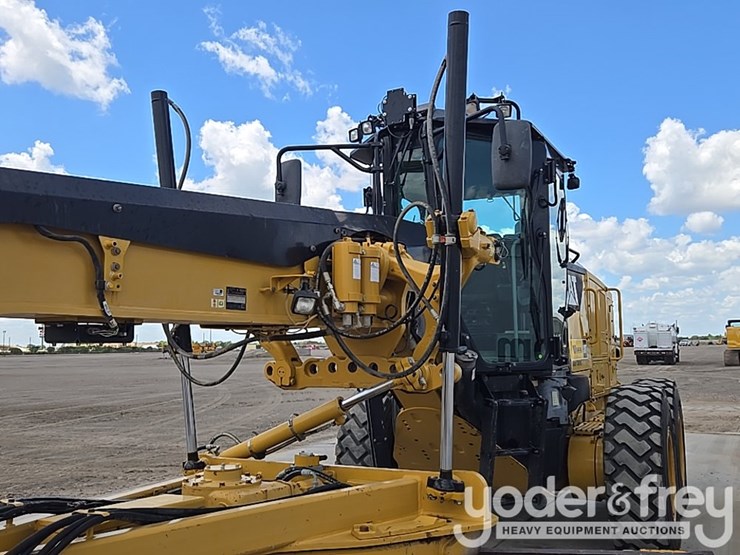 2016-caterpillar-140m3-awd-image-21