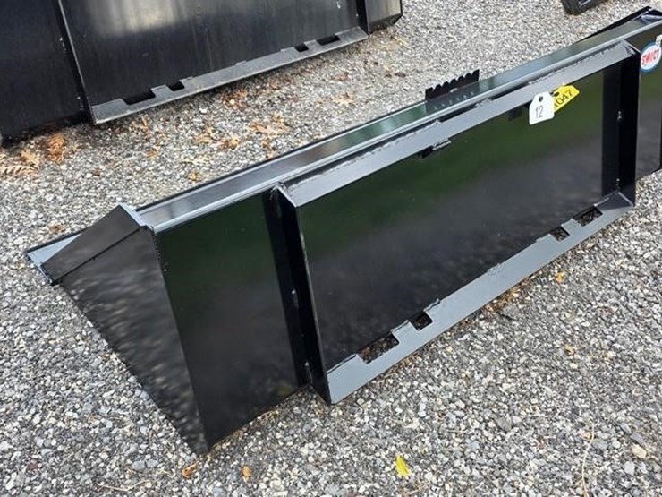 new-swict-66"-skidloader-bucket-image-3