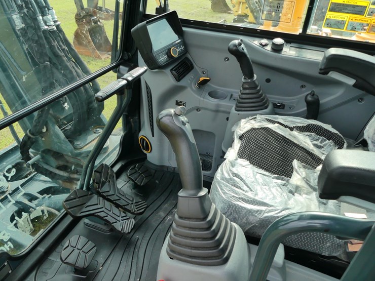 2024-hyundai-hx60a-image-17