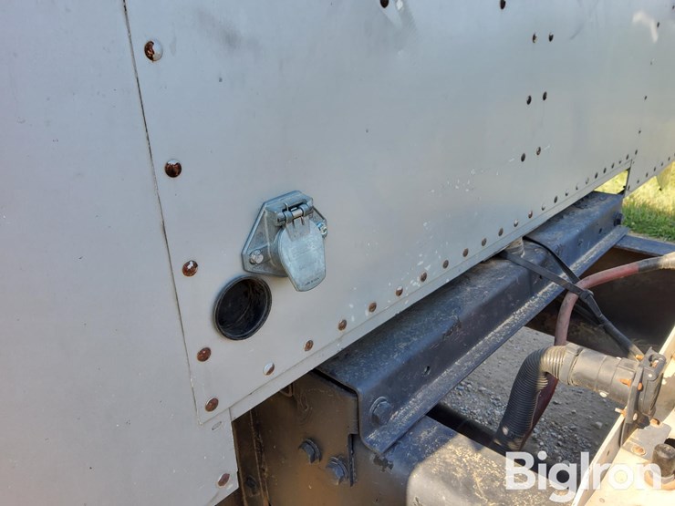 1990-peterbilt-379-image-17