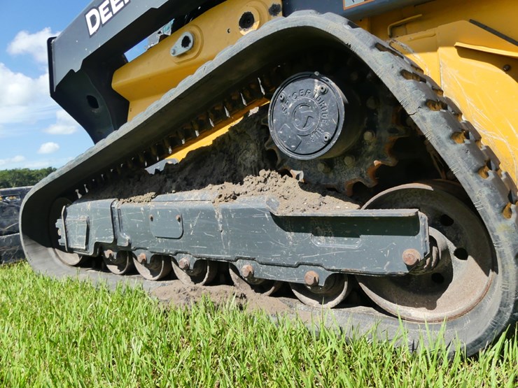 deere-331g-image-5