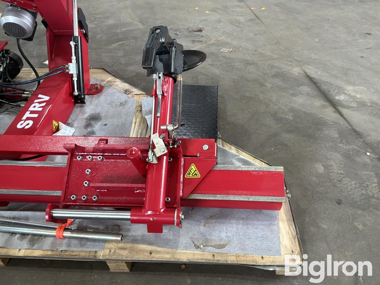 2026-massey-ferguson-730-image-17