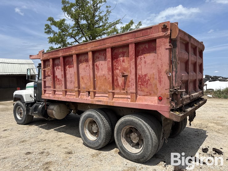1994-mack-rd600-image-7