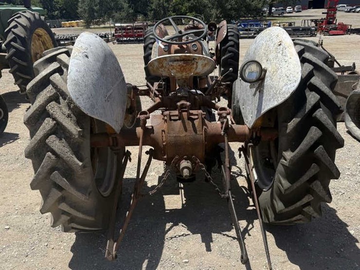ford-tractor-image-5