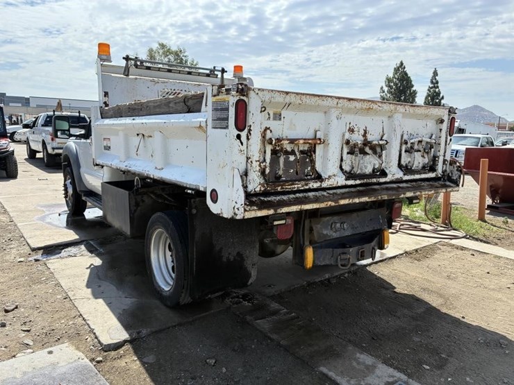 2011-ford-f550-image-4
