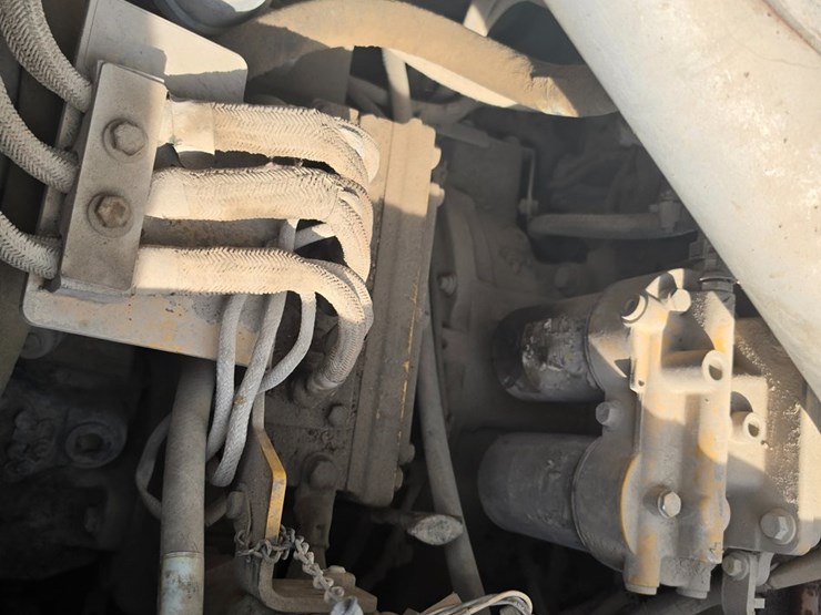 caterpillar-ap-1055f-image-11