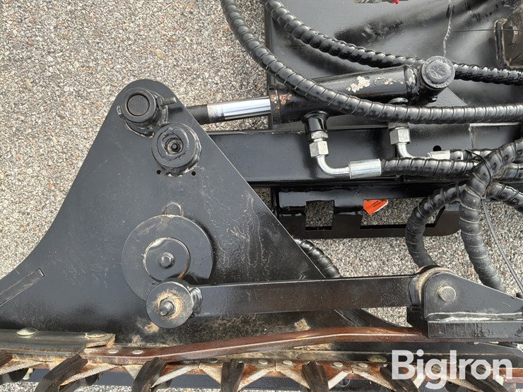 2016-massey-ferguson-730-image-12