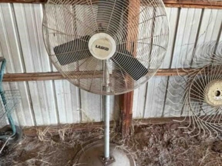 large-lasko-shop-fan-image-2