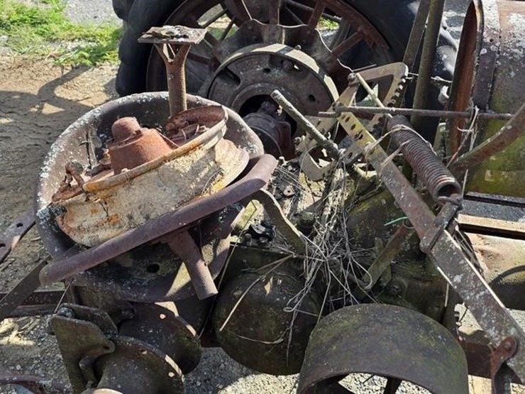 farmall-f14-tractor-(not-running)-image-20