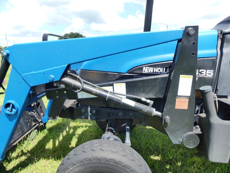 new-holland-4835-image-10