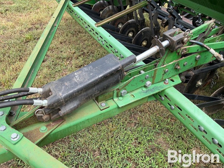 john-deere-8300-image-11