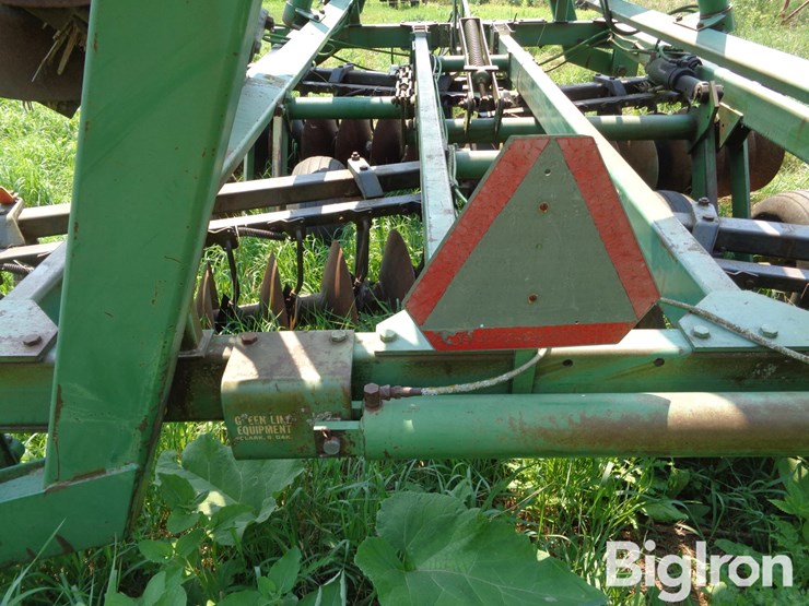john-deere-235-image-17