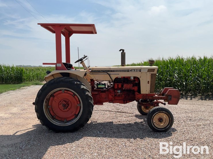 1965-case-730-comfort-king-2wd-tractor-image-4